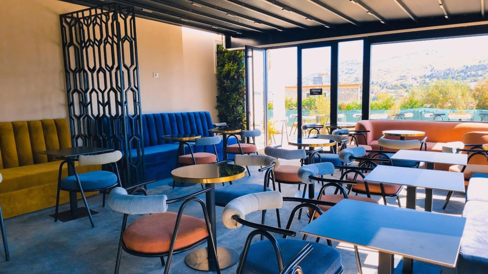 Almar Boutique Hotel Sarandë 4*,  Albania
